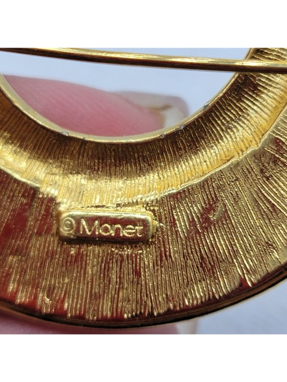 Vintage Large Monet Gold Tone Swirl Brooch With Black Enamel - Picture 3 of 3